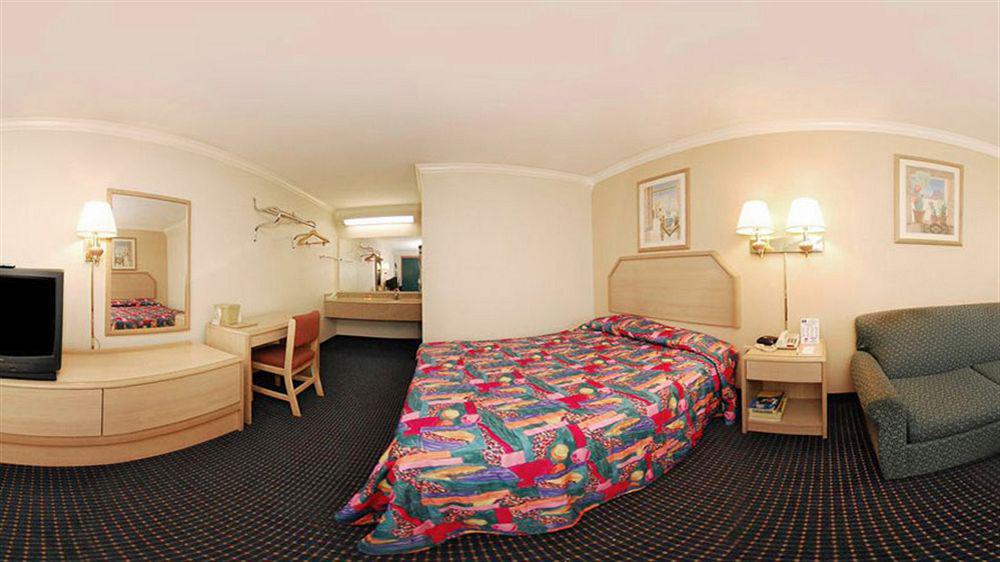University Inn & Suites San Antonio Habitación foto